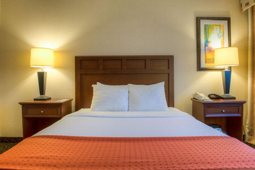 Four Points By Sheraton Windsor Downtown Экстерьер фото