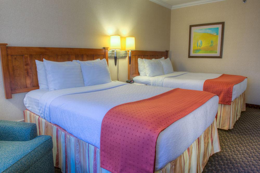 Four Points By Sheraton Windsor Downtown Экстерьер фото