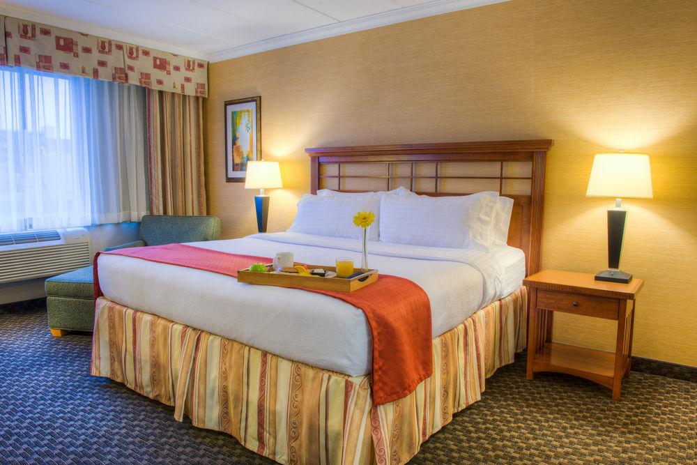 Four Points By Sheraton Windsor Downtown Экстерьер фото