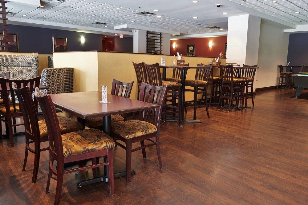 Four Points By Sheraton Windsor Downtown Экстерьер фото