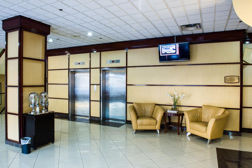 Four Points By Sheraton Windsor Downtown Экстерьер фото