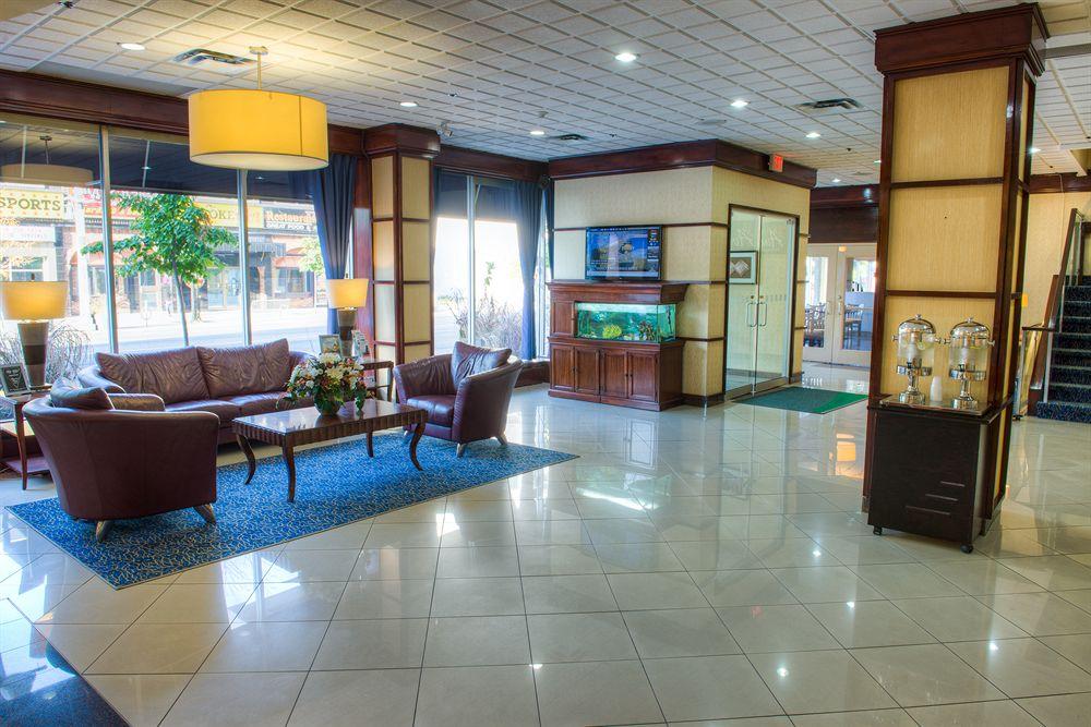 Four Points By Sheraton Windsor Downtown Экстерьер фото