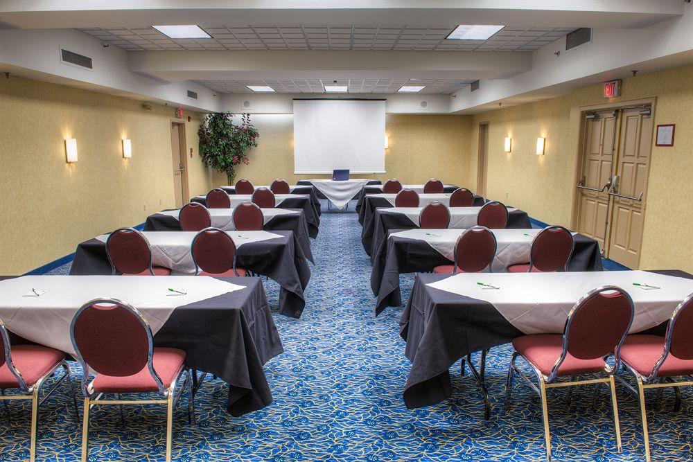 Four Points By Sheraton Windsor Downtown Экстерьер фото