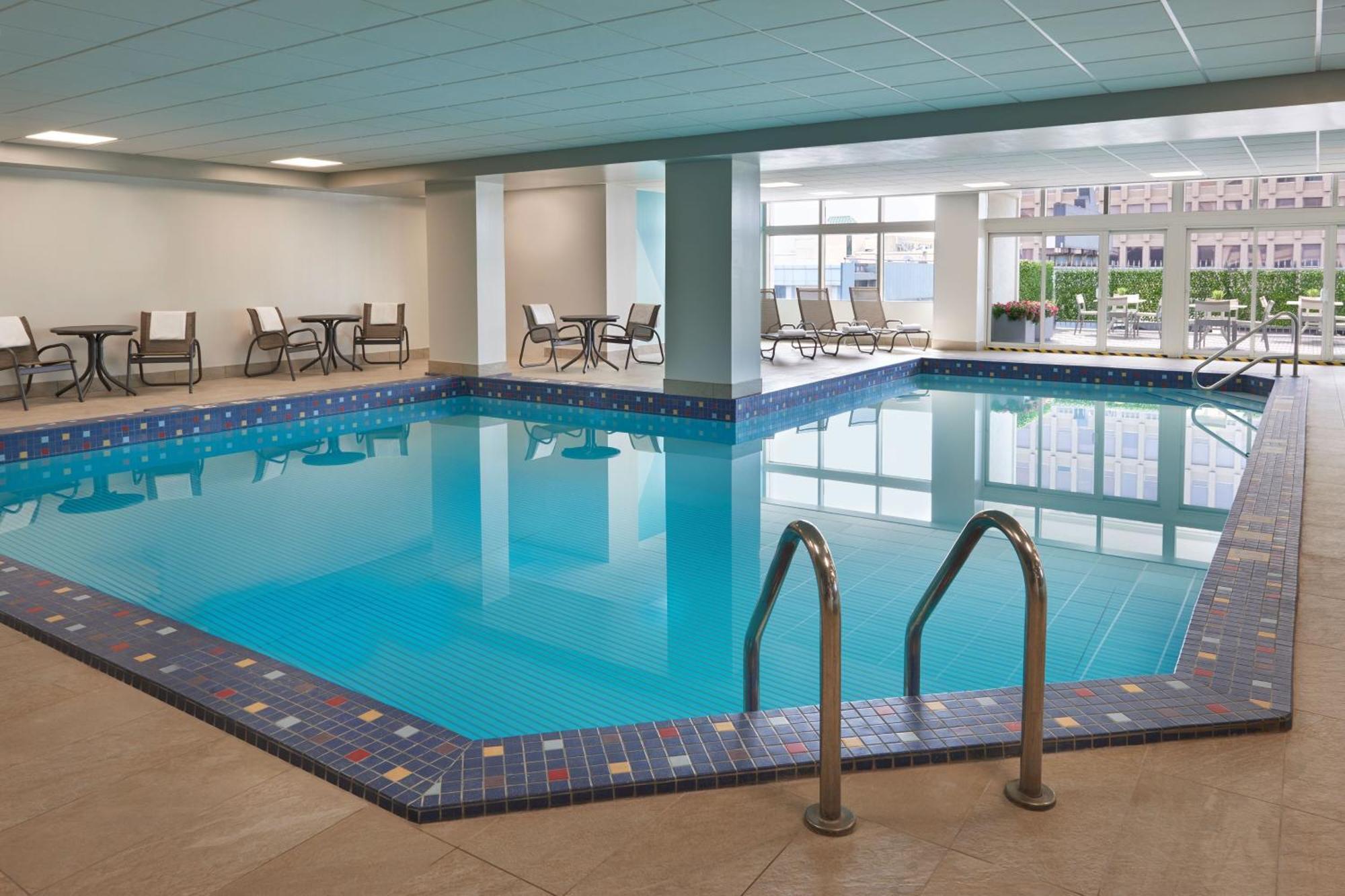 Four Points By Sheraton Windsor Downtown Экстерьер фото