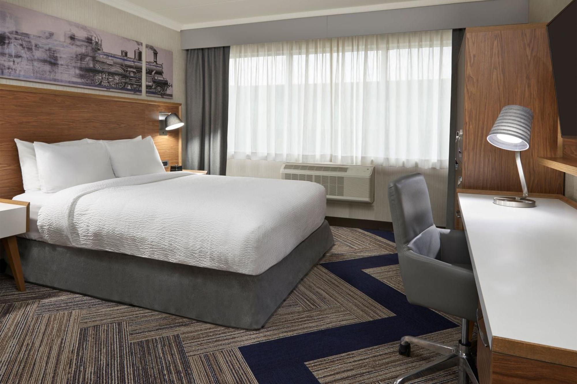 Four Points By Sheraton Windsor Downtown Экстерьер фото