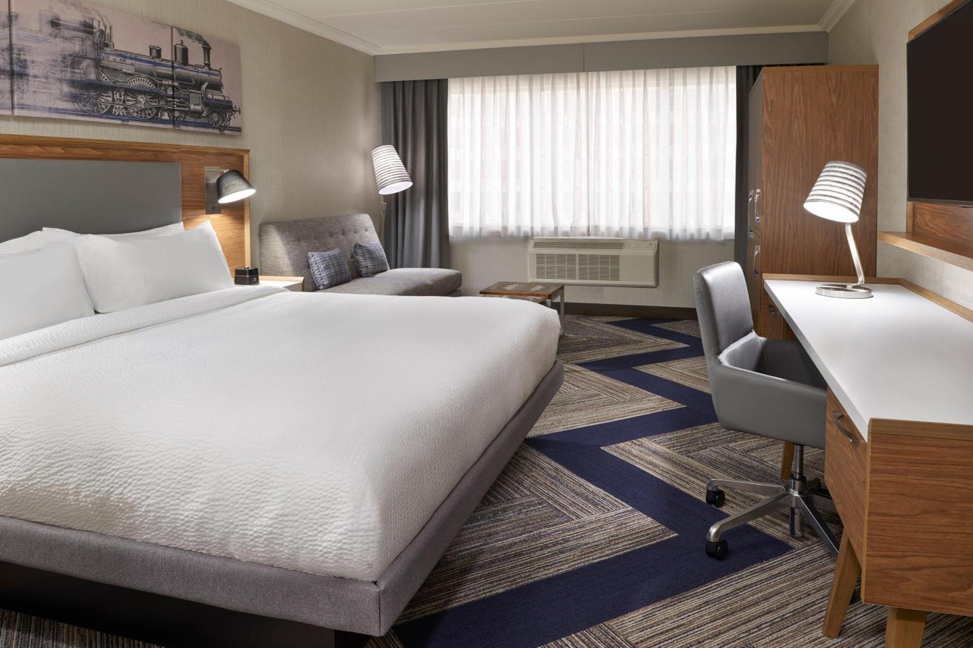 Four Points By Sheraton Windsor Downtown Экстерьер фото