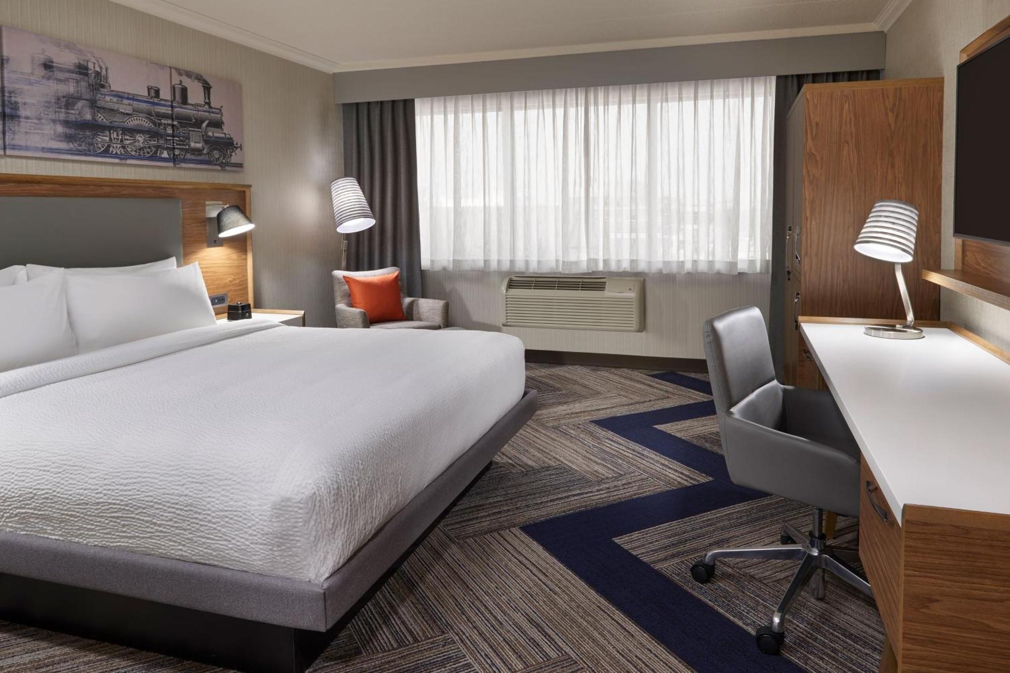 Four Points By Sheraton Windsor Downtown Экстерьер фото